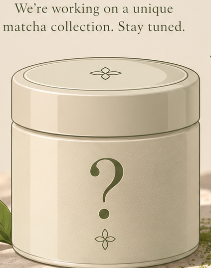 JUKI Ceremonial Matcha: cremefarbene Matcha-Dose mit Blütendeckel und Fragezeichen, bald erhältlich